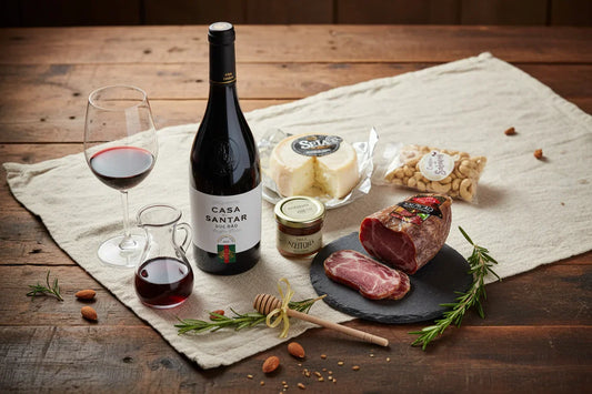Cabaz oferta com Vinho Tinto, Queijo, Salpicão I Sabores Autênticos