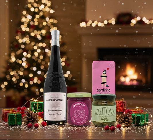 Cabaz Gourmet 5 - Vinho Branco, Sardinha, Azeitonas e Compota - Elegância e Tradição